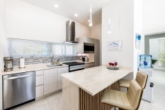 Gracehaven House kitchen and breakfast bar