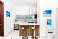  Gracehaven House kitchen and breakfast bar